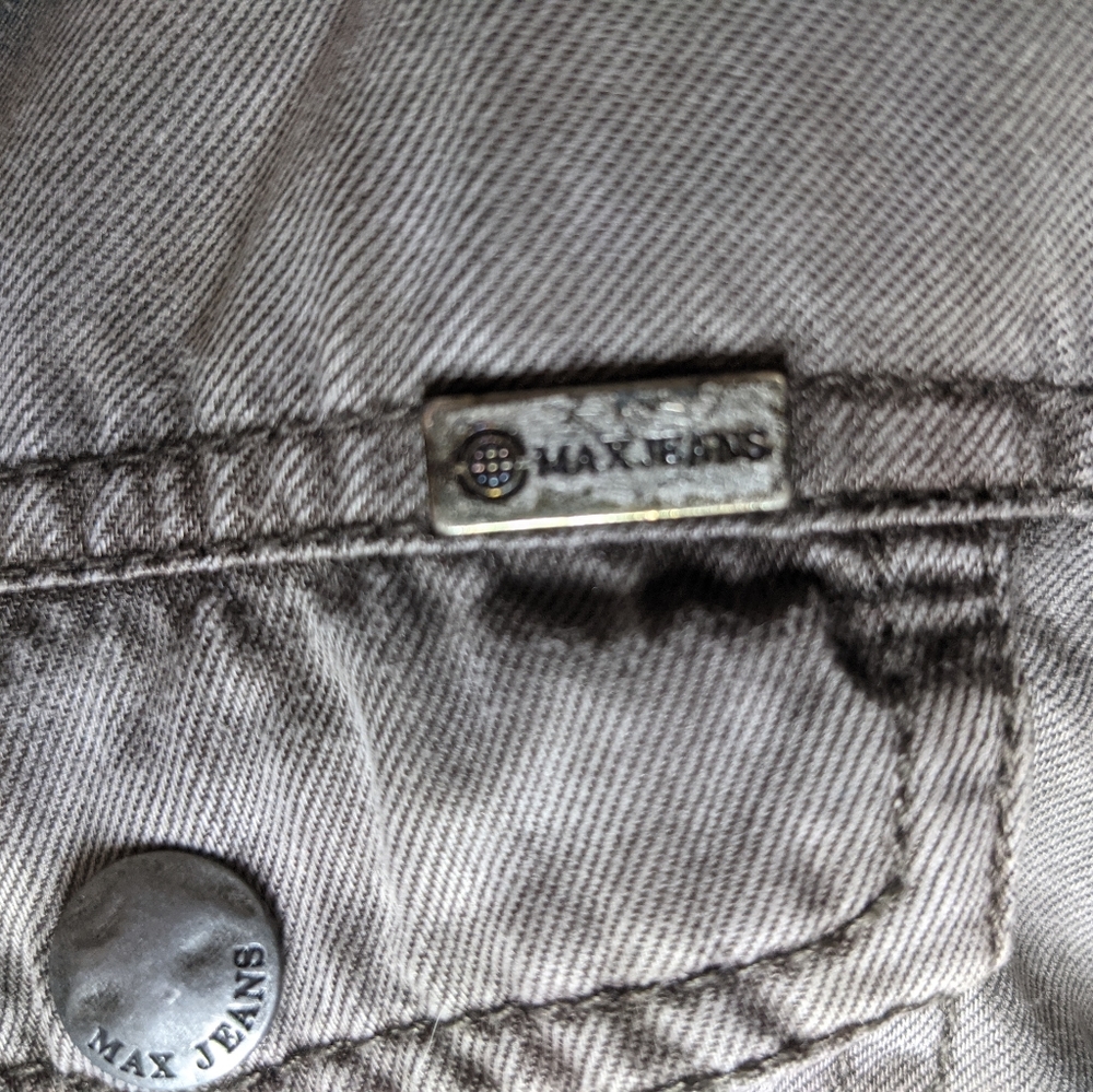 Will become your go-to lightweight jacket.  By Max Jeans.  Size: Small - Picture 6 of 14